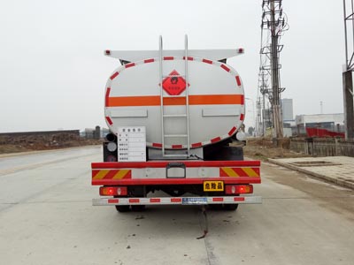 11.9方東風(fēng)天錦油罐車(chē)_9.9噸危險(xiǎn)品運(yùn)油車(chē)_CLW5181GYYD5型運(yùn)油車(chē)