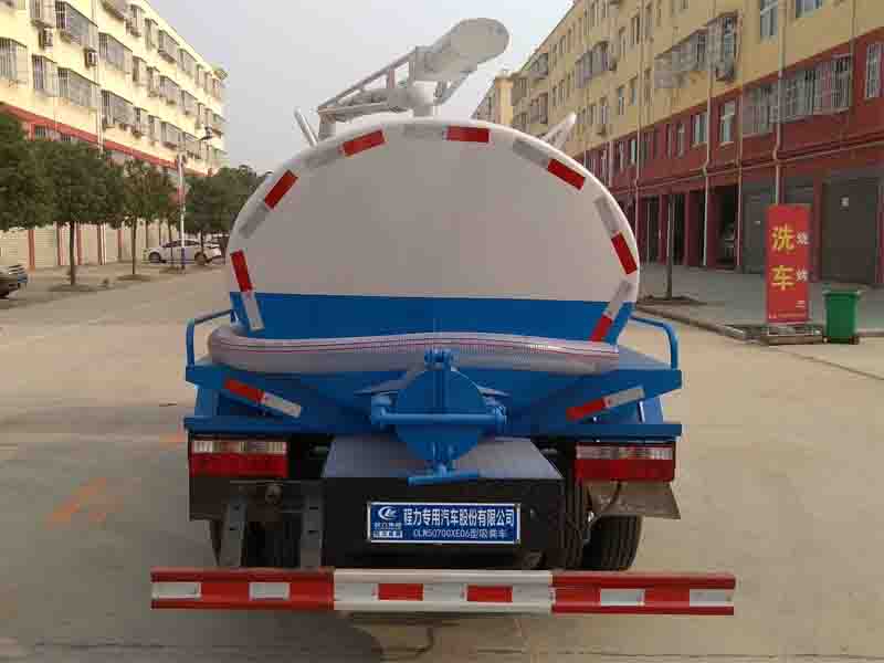 4.6立方東風(fēng)吸糞車_國六小型抽糞車_農(nóng)村沼液車_CLW5070GXED6型吸糞車