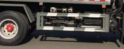 11立方東風(fēng)D9噴灑車_公路環(huán)衛(wèi)灑水車_CLW5160GSSYT6型灑水車