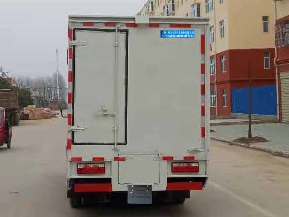 東風(fēng)藍(lán)牌舞臺(tái)車 小型流動(dòng)演出車 CLW5040XWTD6型舞臺(tái)車