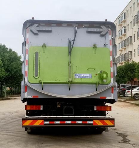 22方東風(fēng)天龍洗掃車 大型路面清掃車 CLW5250TXSD6型洗掃車